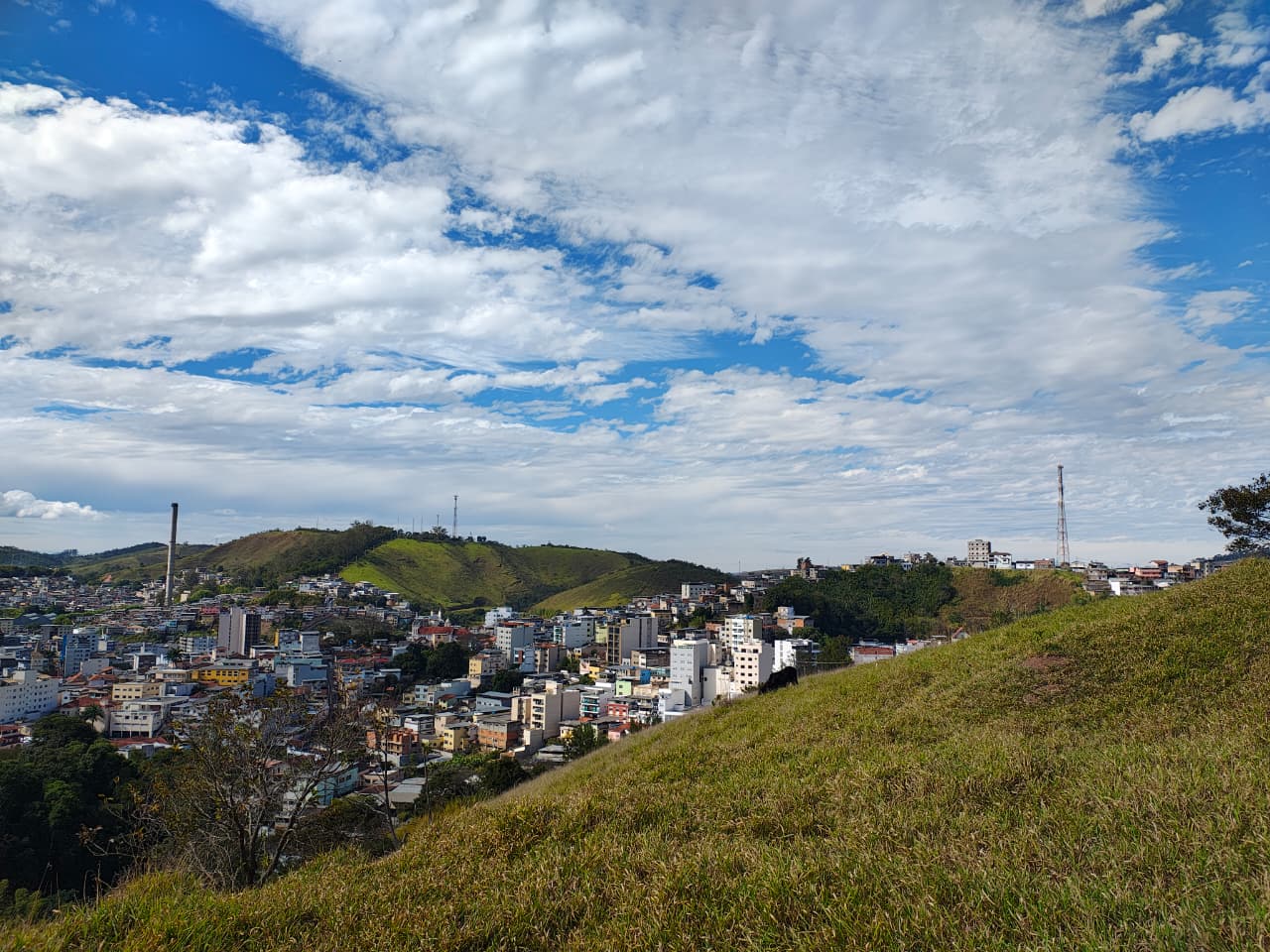 Semana será de sol com aumento de nuvens e possibilidade de pancadas de chuva em Santos Dumont